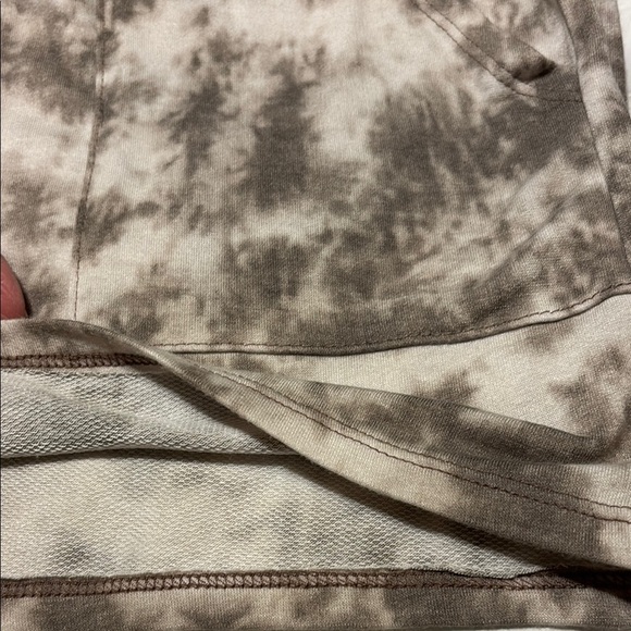 Pink Lily Tie-Dye Short Sleeve Scoop Neck Romper - size M - Picture 8 of 8